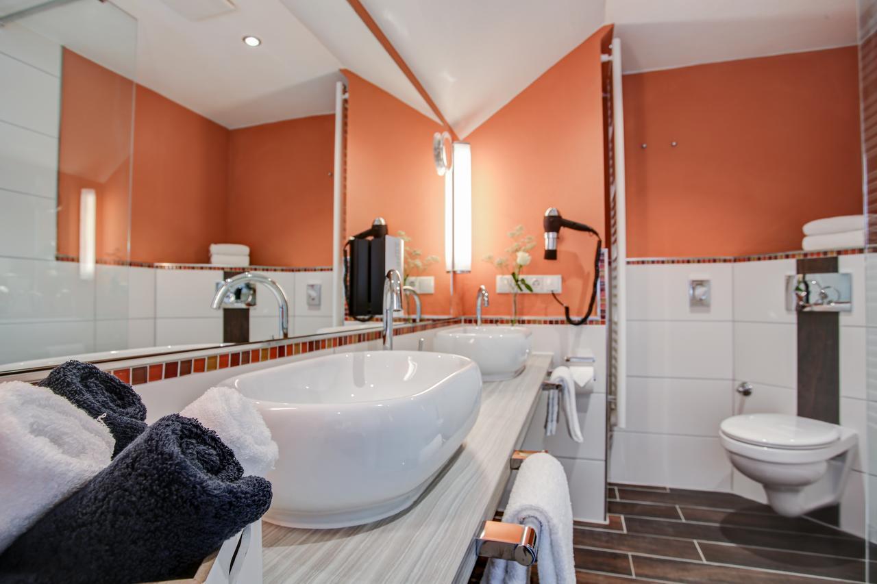Rhein Neckar Hotel มานไฮม์ ภายนอก รูปภาพ