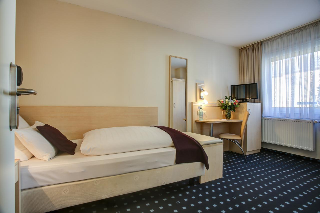 Rhein Neckar Hotel มานไฮม์ ภายนอก รูปภาพ
