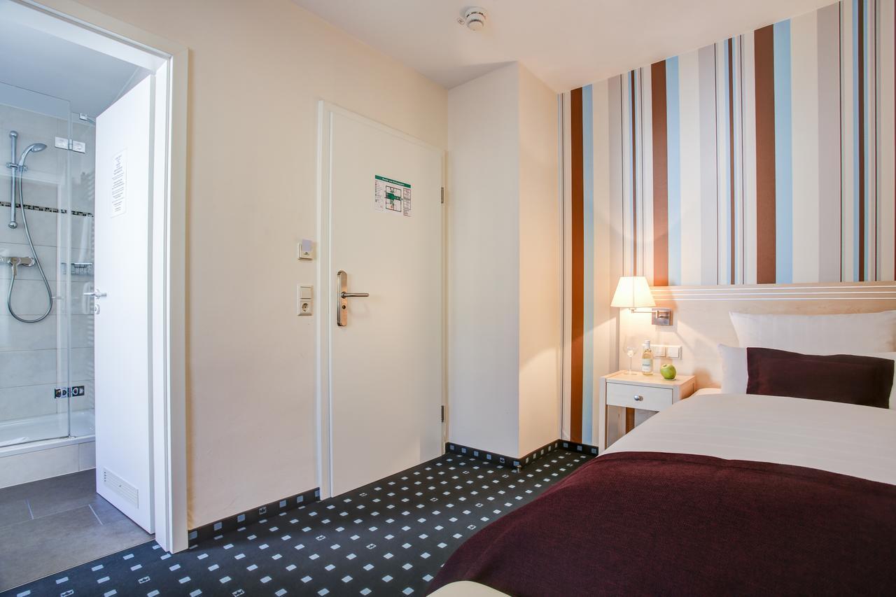 Rhein Neckar Hotel มานไฮม์ ภายนอก รูปภาพ