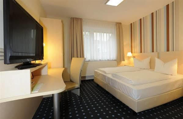 Rhein Neckar Hotel มานไฮม์ ภายนอก รูปภาพ